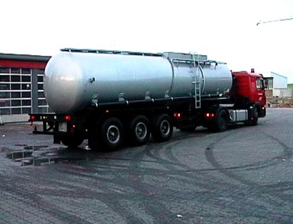 Tanksattelzug mit Aluminiumauflieger, Volumen 34,5 cbm, Nutzlast 27 t